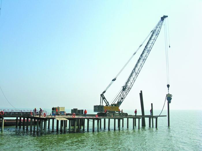 2018年3月13日，太湖隧道馬山臨時大堤打下“第一樁”。