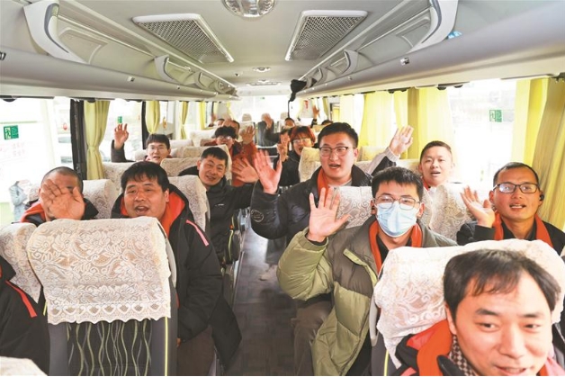 “歡迎回無錫，祝你們工作順利” 35名員工“點對點”乘坐專車集中返崗
